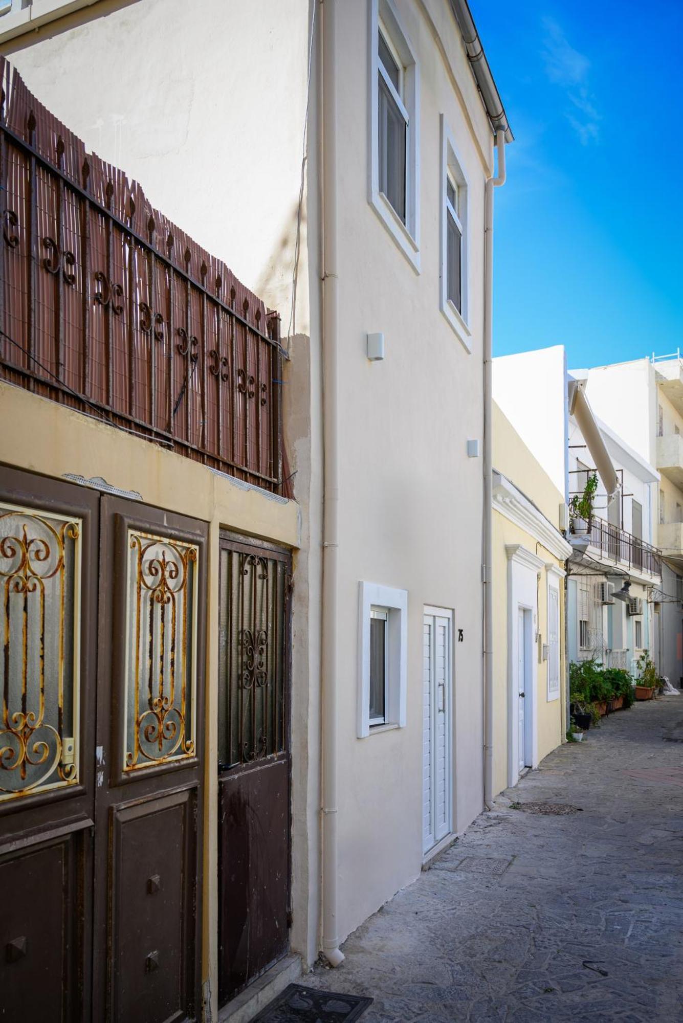 Kiki House * Rhodes City