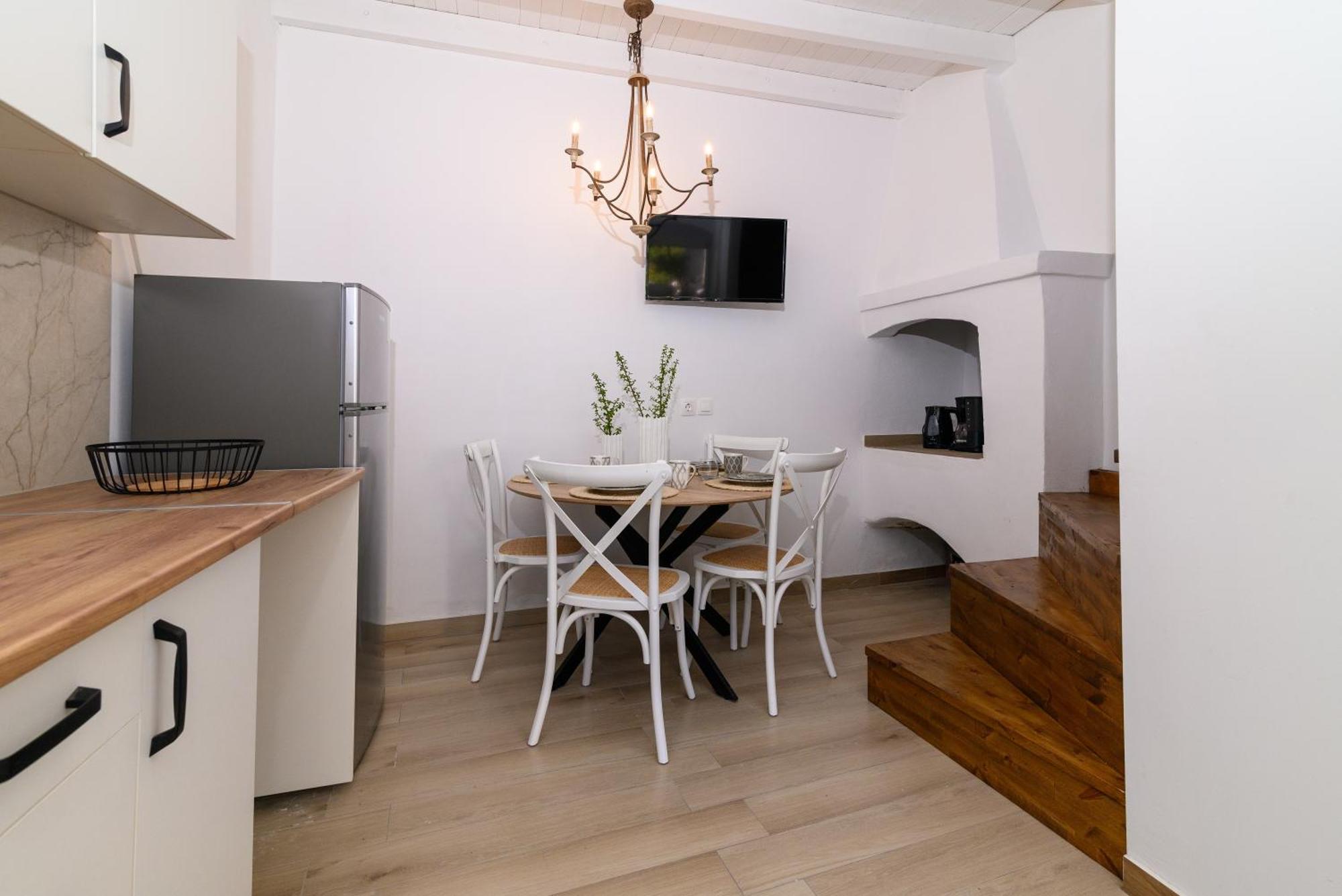 Kiki House * Rhodes City